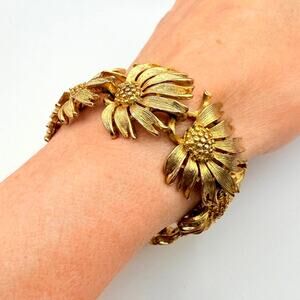 Vintage Mid-Century MCM Gold Tone Daisy Flower Chain Link Bracelet Bold 6.5"